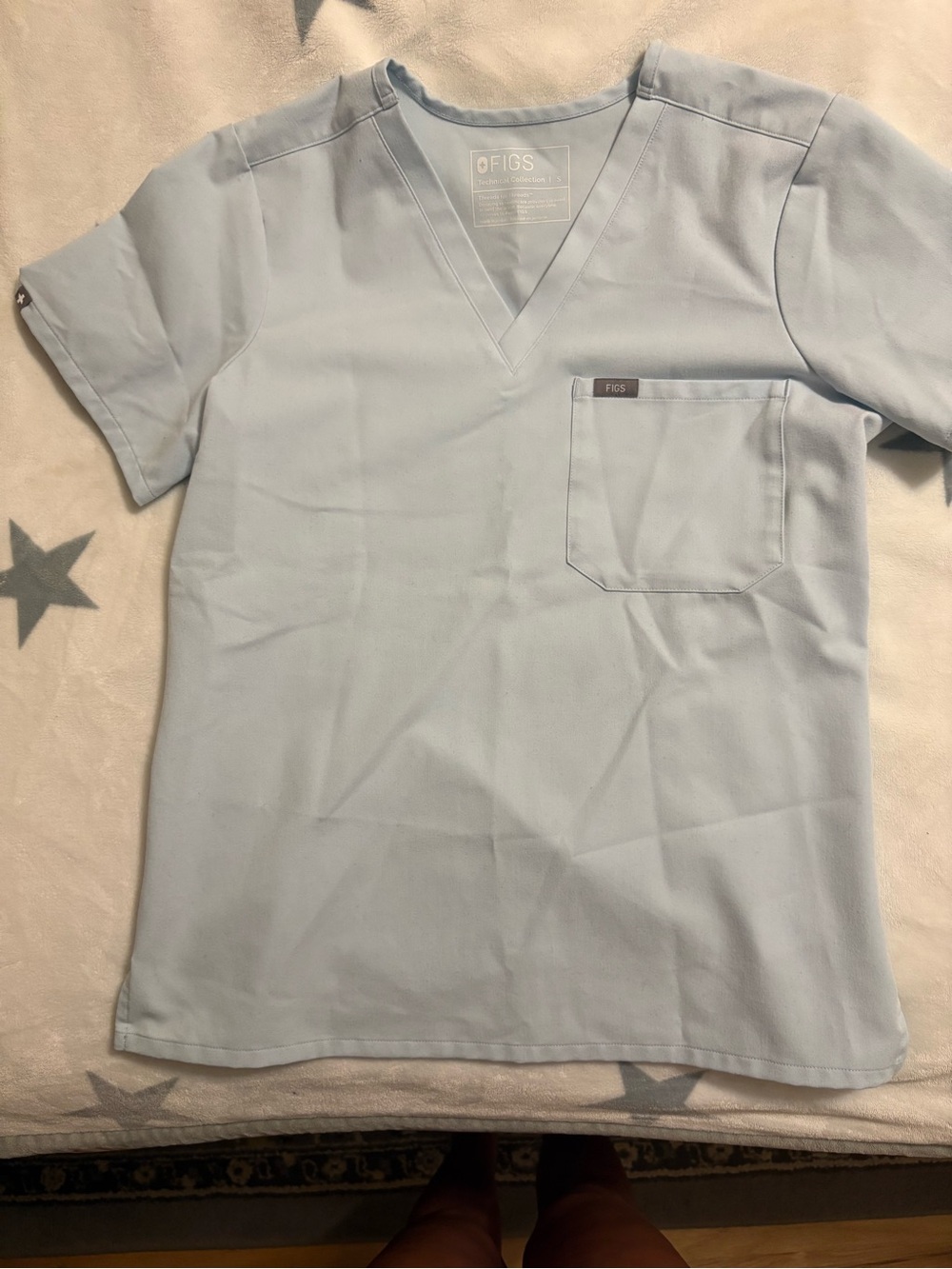 Figs Women’s Light Blue V-Neck Scrub Top